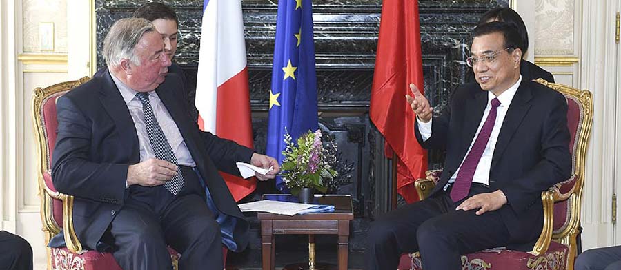 PM chino pide intercambios parlamentarios más estrechos con Francia