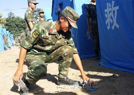 Enfoque de China: Continúan labores de rescate luego de sismo de Xinjiang