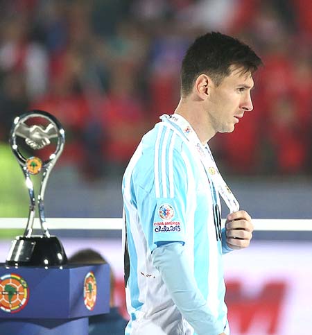 Copa América: Selección argentina regresa triste y en silencio