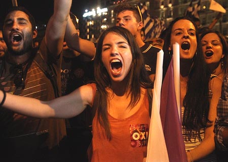Informe oficial preliminar muestra ventaja de "No" en referendo griego con 61 por ciento