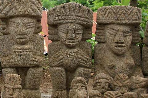 Estatuas de ídolos en Nicaragua