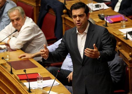 Parlamento griego aprueba acuerdo sobre deuda y primeras reformas