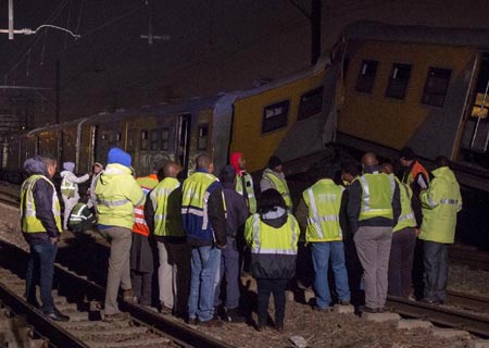 Choque de trenes en Johannesburgo deja más de 200 heridos