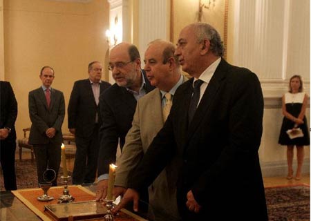 ANALISIS: Reorganización de gabinete griego provoca variadas reacciones