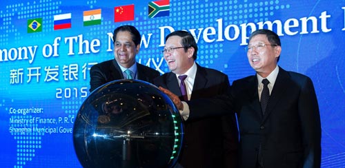 Nuevo Banco de Desarrollo de BRICS inicia actividad en Shanghai