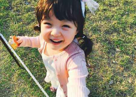 La niña mestiza más graciosa de Japón y Corea