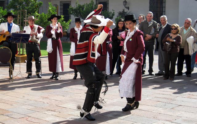 El Dieciocho,gran tradición de las fiestas patrias en Chile