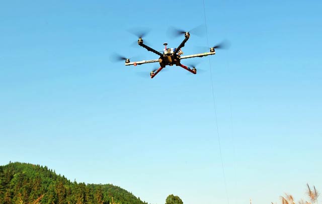 Drones tripulados por jóvenes invaden China