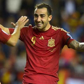 Fútbol: España golea a Luxemburgo y clasifica a Eurocopa 2016