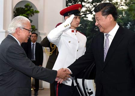 China y Singapur acuerdan elevar relaciones y actualizar TLC