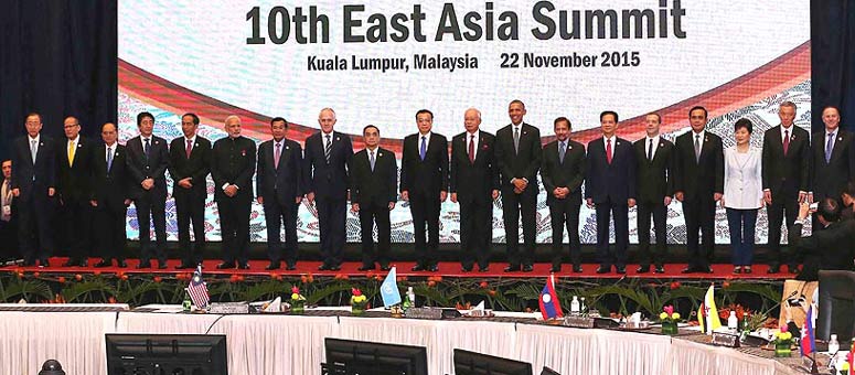 China pide estrechar lazos económicos y aumentar confianza política en Este de Asia