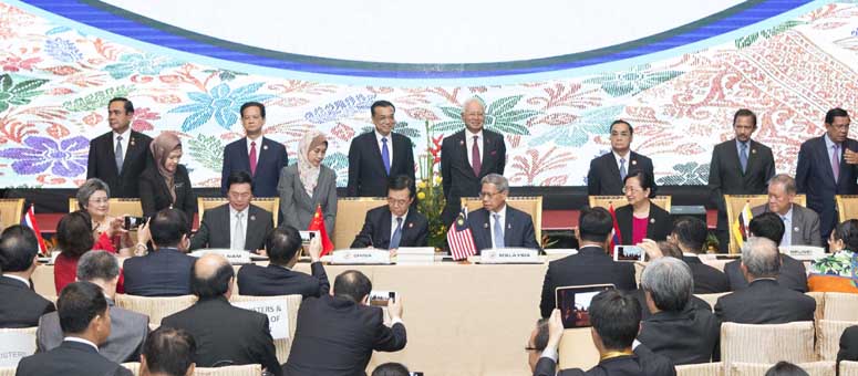 China y Asean firman acuerdo para modernizar TLC bilateral
