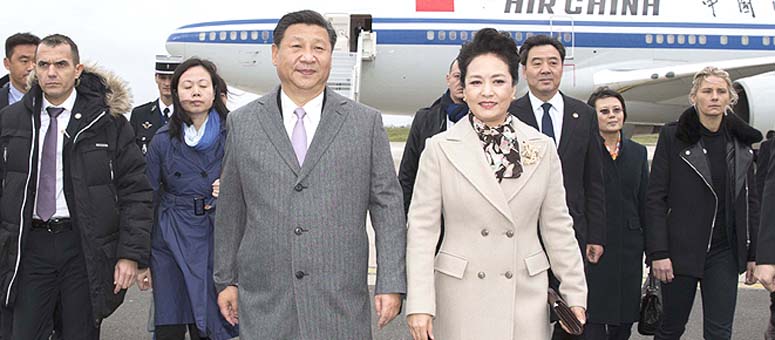 Presidente chino llega a París para asistir a conferencia climática