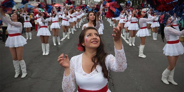 Desfile social en Quito, Ecuador