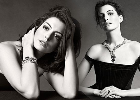 Anne Hathaway posa para marca china de joyas