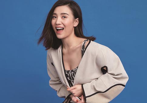 Song Jia posa para revista de la moda