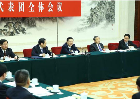 Máximo legislador chino promete lealtad a PCCh