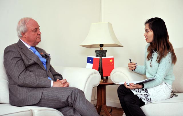Embajador de Chile: No veo elementos para un aterrizaje forzoso de la economía china