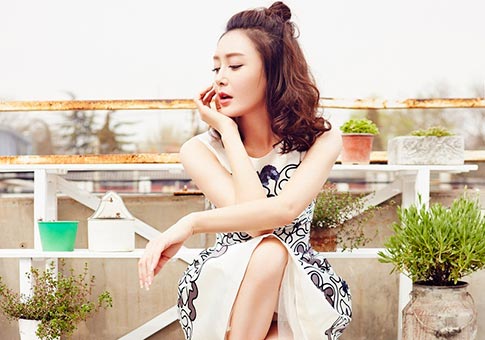 Nuevas imágenes de actriz Qin Lan