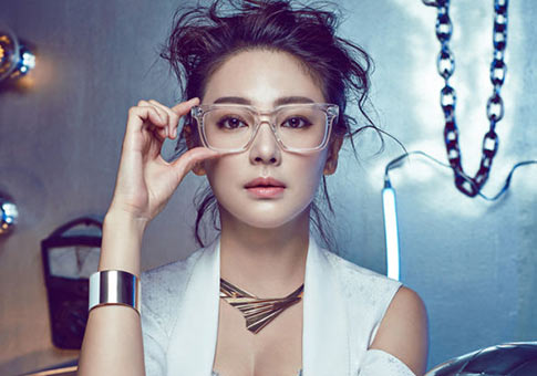 Actriz Zhang Yuqi posa para Modern Lady