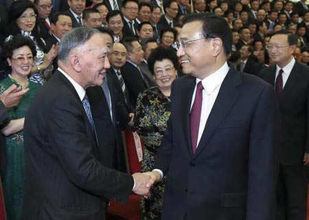 Primer ministro chino espera contribución de chinos de ultramar