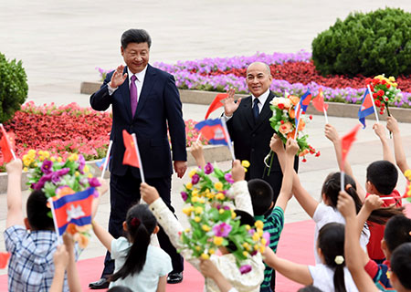 China y Camboya prometen amistad más estrecha