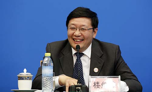 Fuerzas de mercado deben guiar recorte en capacidad industrial de China: Ministro de Hacienda