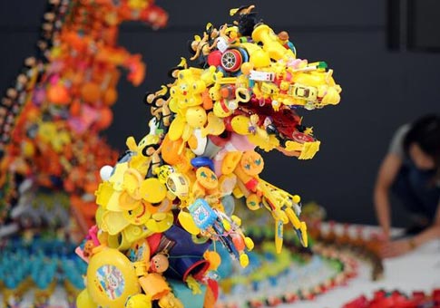 Exposición "Toysaurse" de Hiroshi Fuji en el Museo Nacional de Singapur