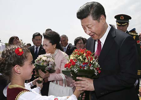 Xi afirma que China y Serbia son "amigos en todo momento" con un "vínculo fraternal 
especial"