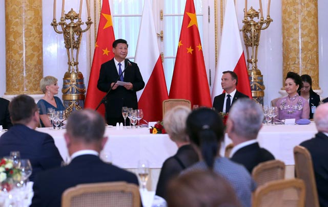 Presidente chino asiste a cena de Estado en Varsovia