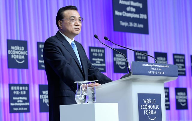 PM chino insta a países a cooperar juntos para impulsar la economía global