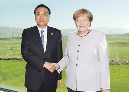 Premier chino pide a UE abandonar método del país sustituto según lo previsto