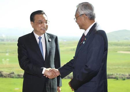 Premier chino expresa apoyo al desarrollo económico de Myanmar