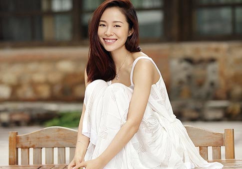 Actriz Jiang Yiyan posa para revista