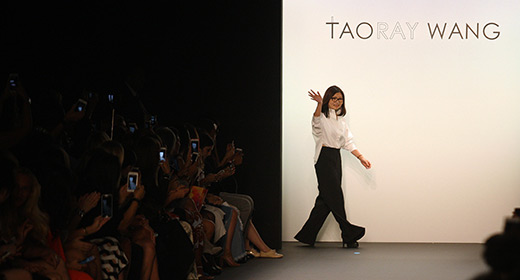 "Romance de rayas", la moda de Taoray Wang, en NY