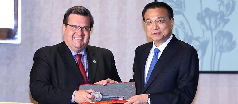 Premier chino pide a Montreal y Quebec que lideren cooperación con China a nivel 
local