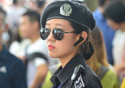 Policía femenina en Hangzhou