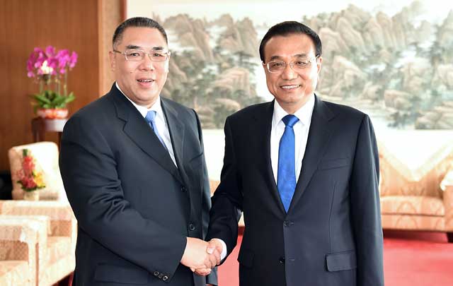 Li Keqiang se reúne con el jefe ejecutivo y promete apoyo a la Región Administrativa Especial