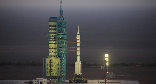 Presidente chino envía mensaje de felicitación por lanzamiento exitoso de astronave tripulada Shenzhou-11