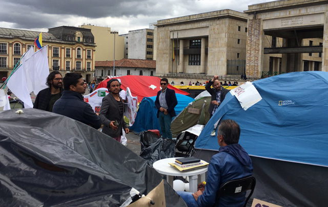 Campamento cumple 35 días en la Plaza de Bolívar esperando el acuerdo definitivo de paz
