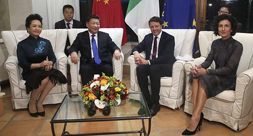 Presidente chino conversa con primer ministro de Italia en Cerdeña