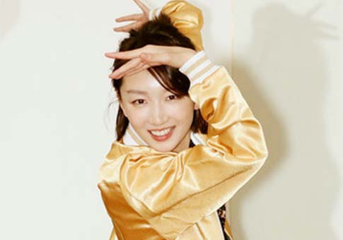 Nuevas imágenes de actriz Zhou Dongyu
