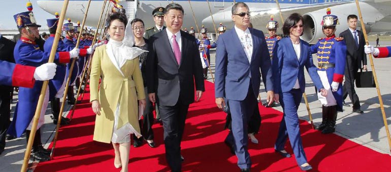 Presidente chino llega a Ecuador e inicia tercera visita a América Latina 
desde 2013