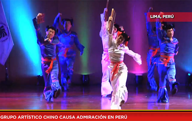Grupo artistico chino causa admiración en Perú