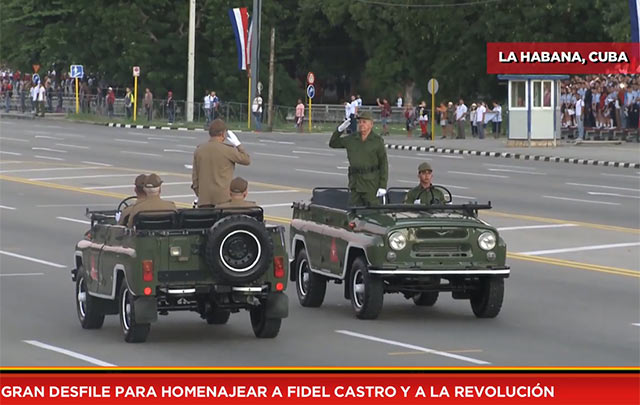 Gran desfile para homenajear a Fidel Castro y a la revolución