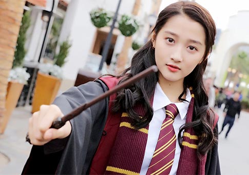 Actriz Guan Xiaotong se viste como Harry Potter
