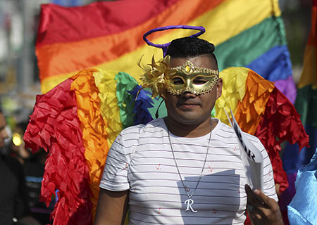 Se conmemora el Día Internacional contra la Homofobia, la Transfobia y la Bifobia en Honduras y Chile
