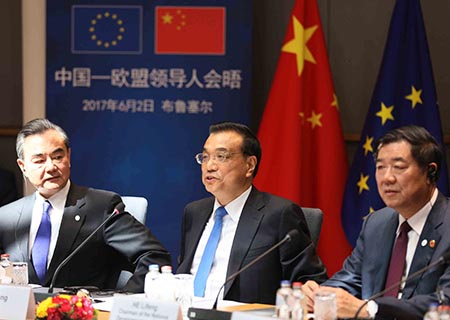 China contenta de ver una Europa unificada, abierta y próspera, dice 
premier Li