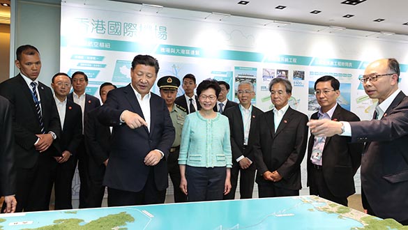 (RAEHK 20) Xi Jinping inspecciona importantes proyectos de infraestructuras en Hong 
Kong