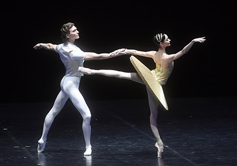 Obra "Faust II" presentada por Ballet Dortmund de Alemania en Teatro Tianqiao